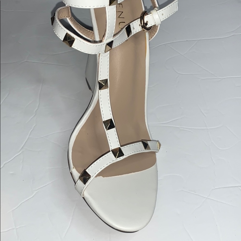 Venus white and gold wedge